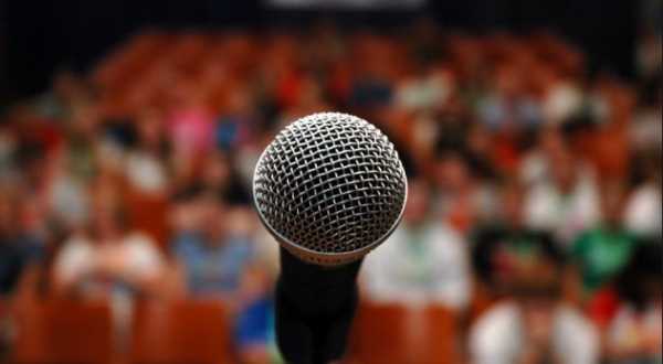Microphone and audience 