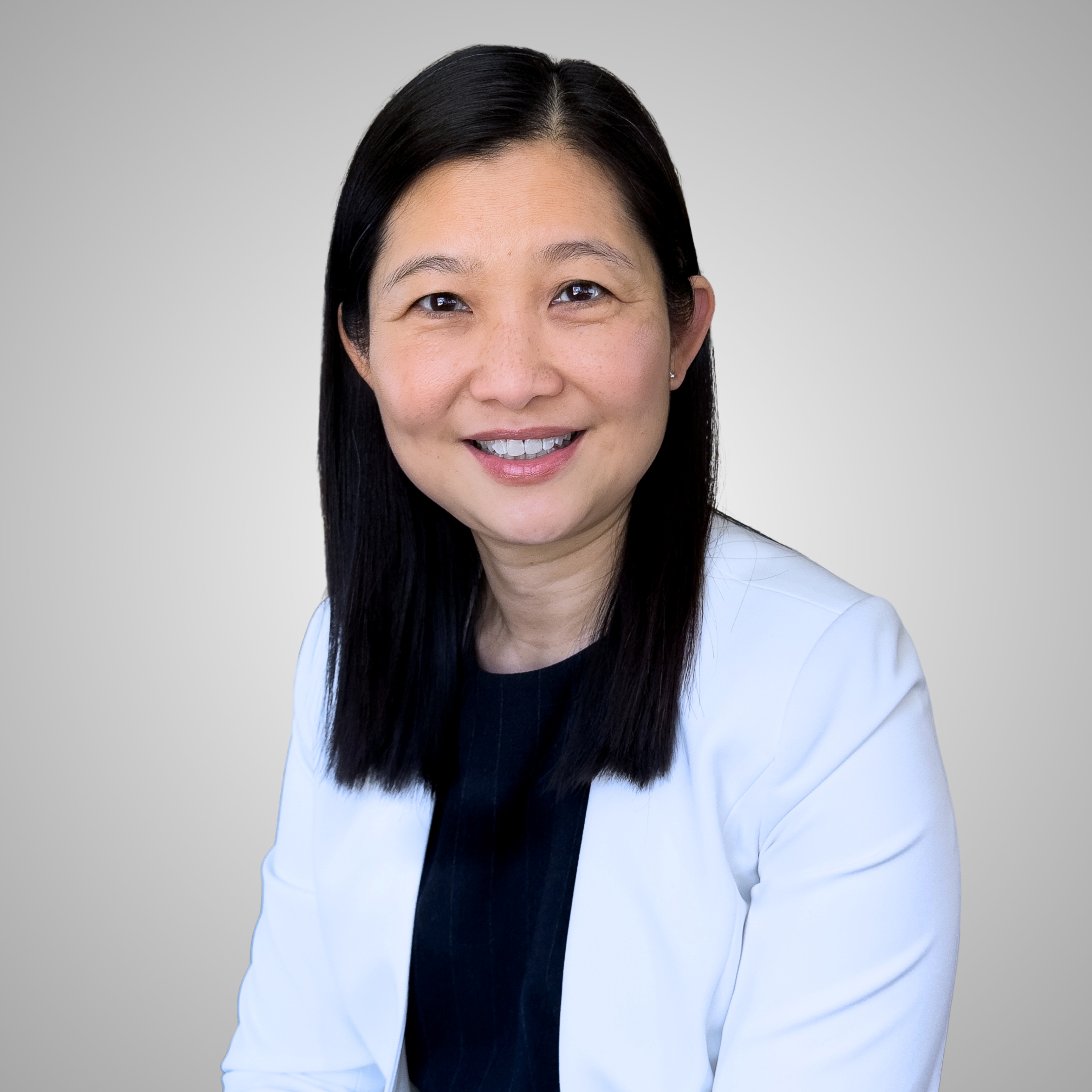 Grace Lo Headshot